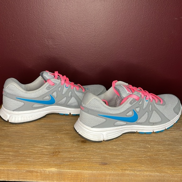 Nike Revolution 2 Women’s 9 Wolf Gray Turquoise Pink Running Shoe - Picture 4 of 9